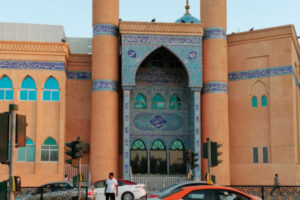 Центральный вход в мечеть